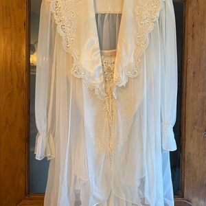 Elegant Vintage White Satin and Lace Trimmed Women's Robe and nighty combo.